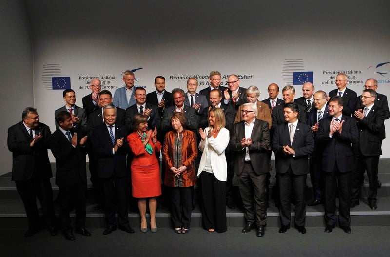 Les chefs de la diplomatie de l'UE évoquent une riposte à Moscou