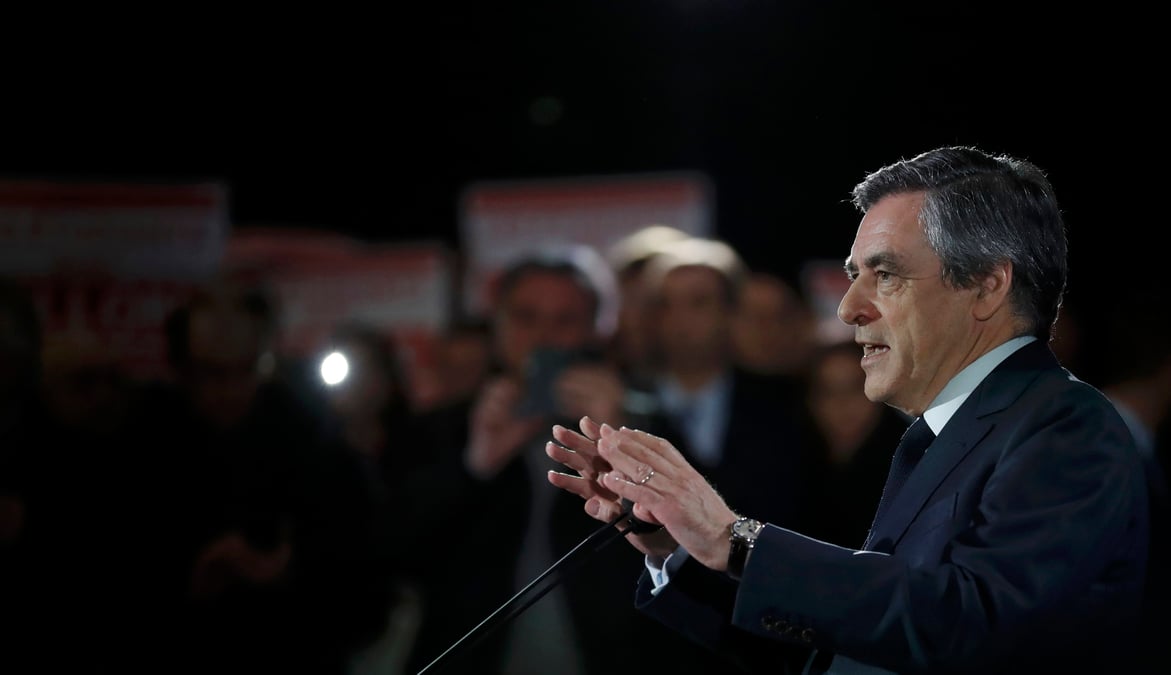 Francois fillon entre en resistance