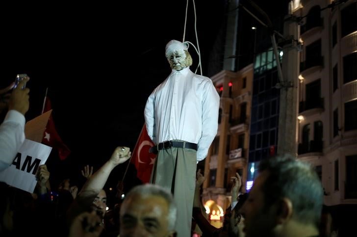 Gulen juge responsable du putsch en turquie, selon un sondage