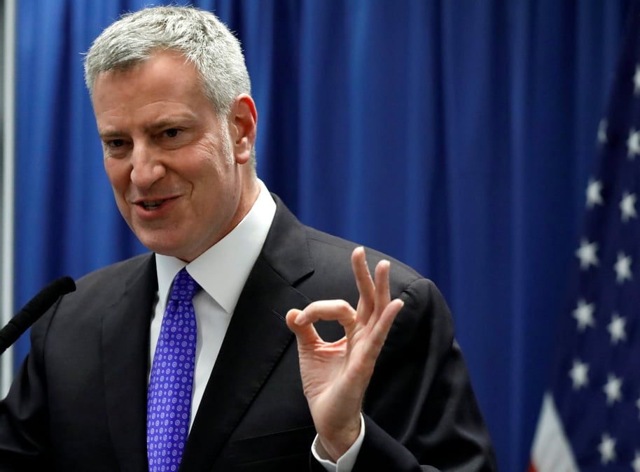 Le maire de new york echappe a des poursuites pour corruption