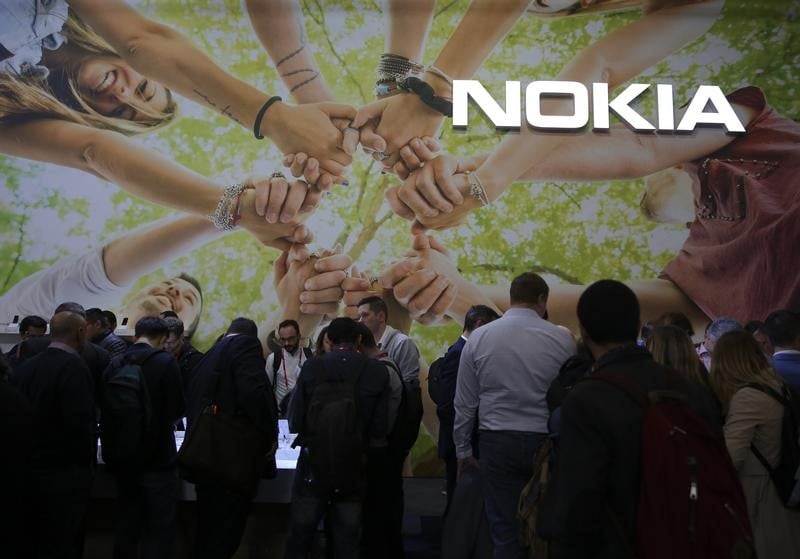 Nokia: hausse des resultats au 3e trimestre, repli de l'activite reseaux