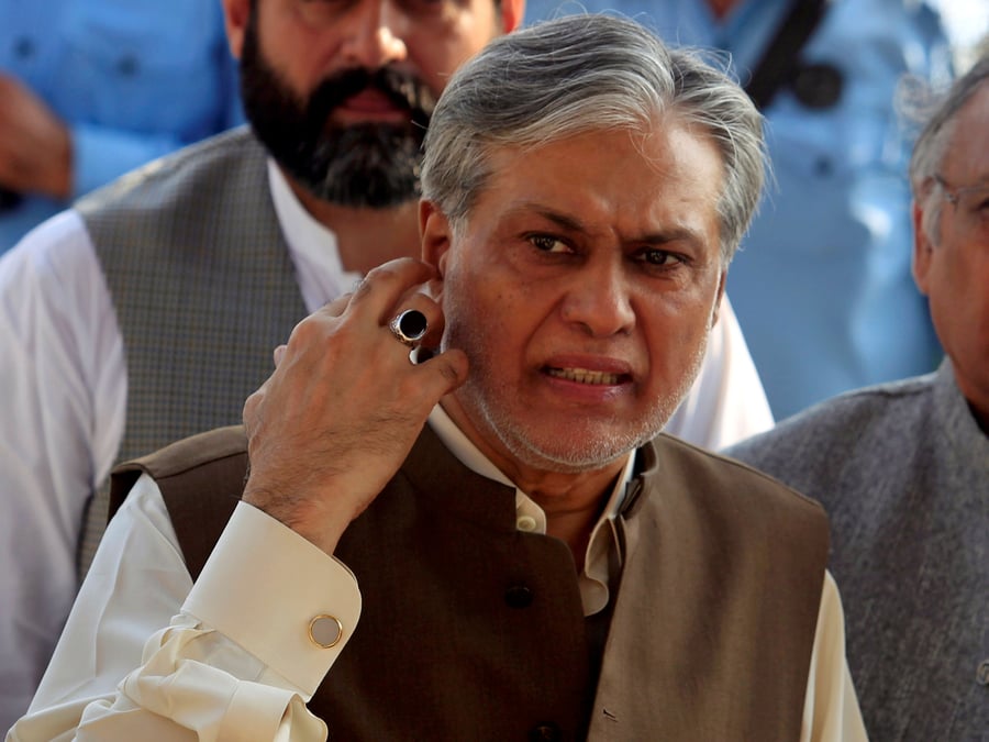 Mandat d'arret au pakistan contre le ministre des finances