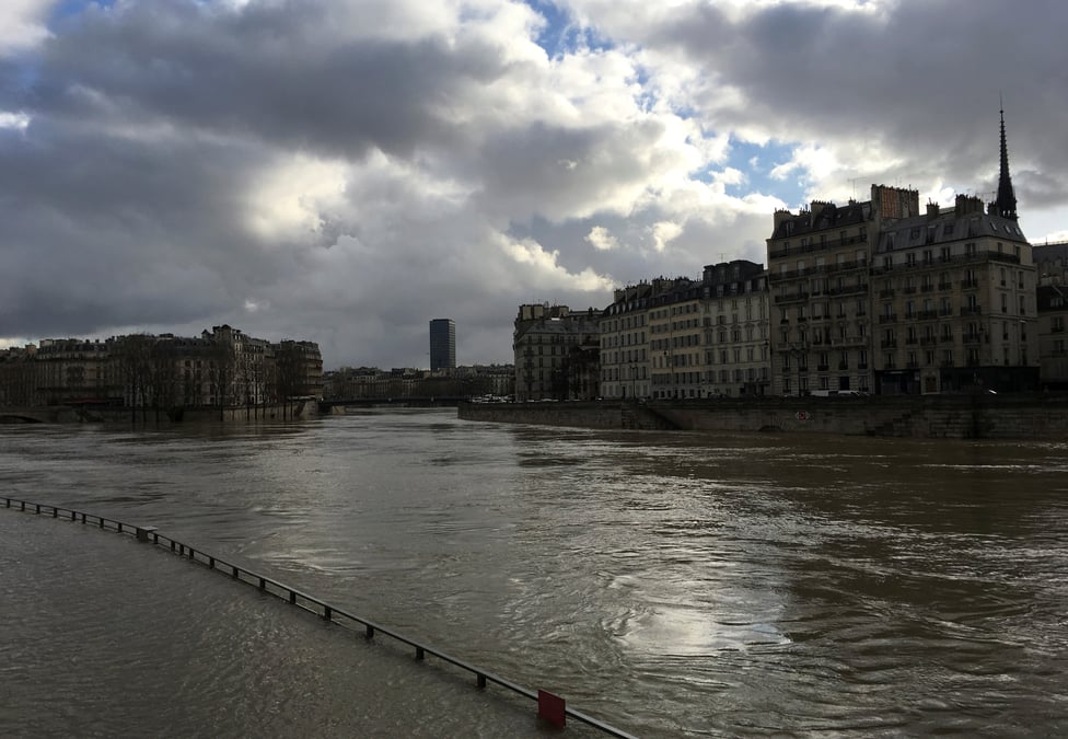 La decrue de la seine sera tres lente, dit la ville de paris