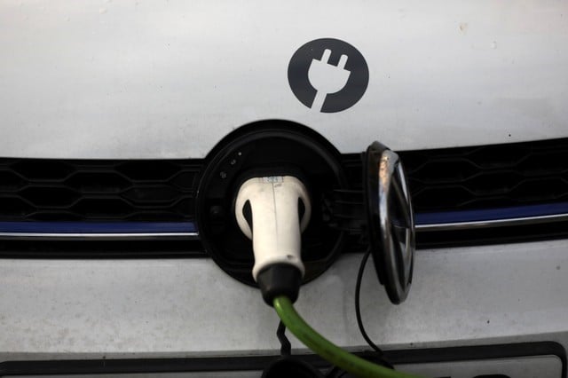 Les elus franciliens denoncent les methodes de bollore sur l'autolib'