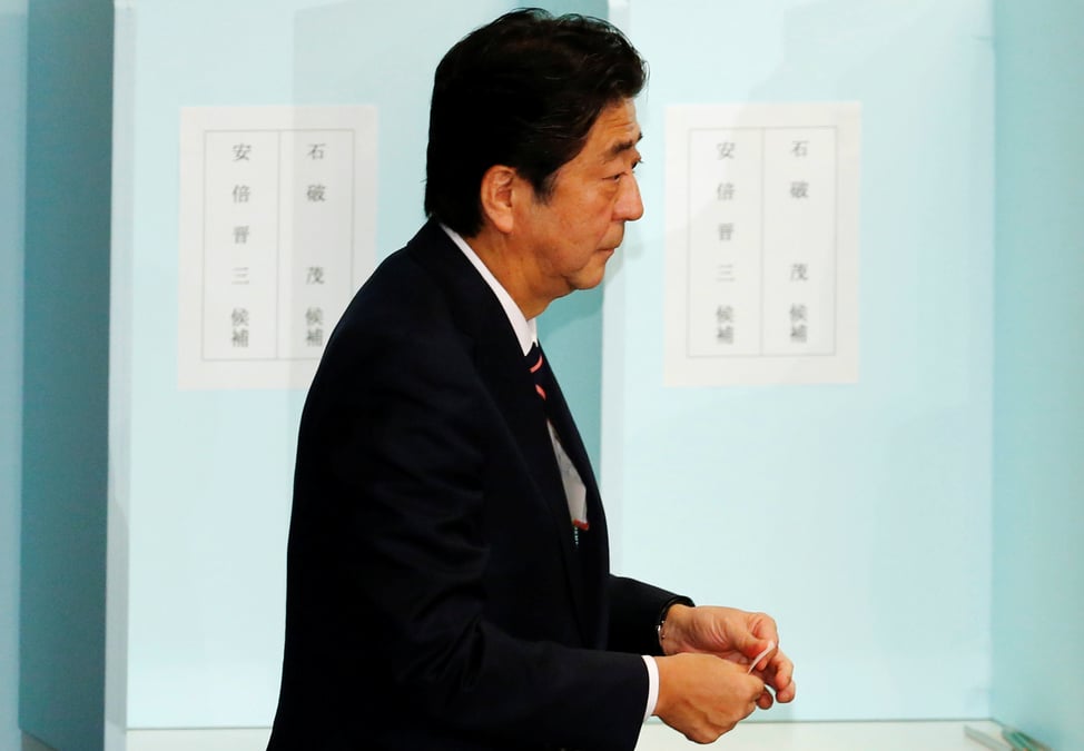 Le premier ministre japonais shinzo abe reconduit a la tete du pld