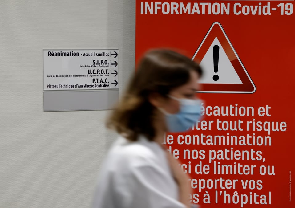 Les variants du covid-19 regressent en france, dit castex