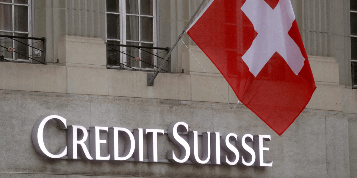 Le logo de credit suisse devant une succursale a berne