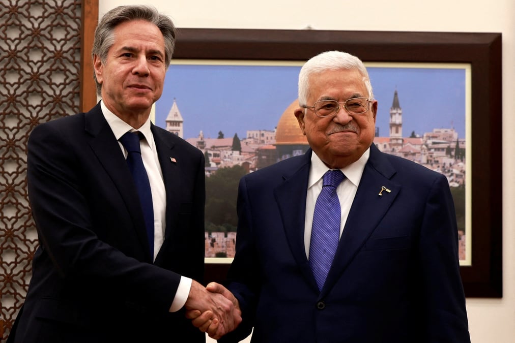 Le secretaire d'etat americain antony blinken rencontre le president palestinien mahmoud abbas