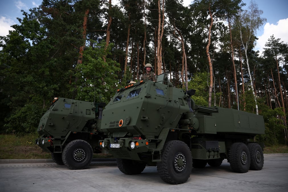Lance-roquettes himars pres de varsovie, pologne
