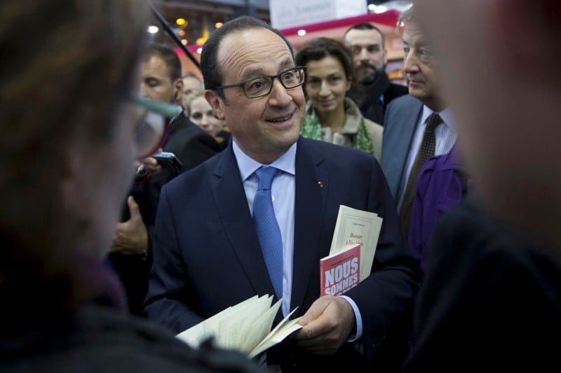 Francois hollande au salon du livre