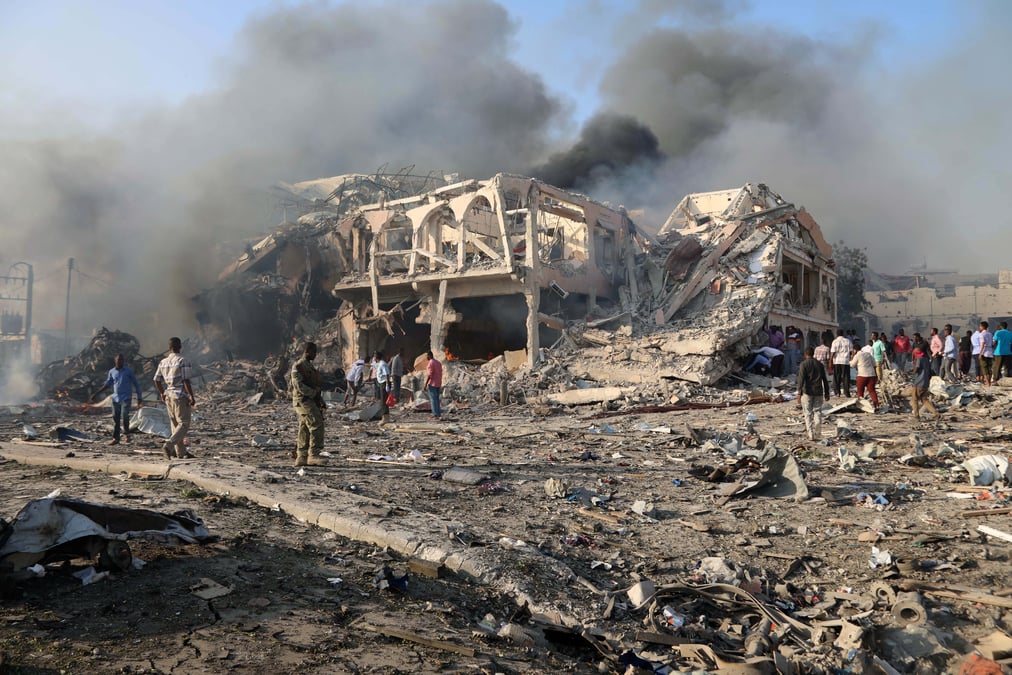 Attentats a la voiture piegee a mogadiscio, 22 morts