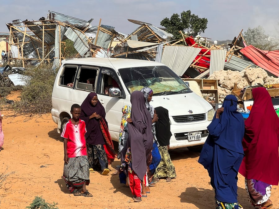Somalie: coups de feu et explosions a mogadiscio, attaquee par al chabaab