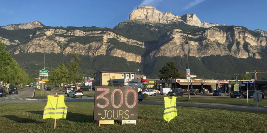 Déjà plus de 300 jours de mobilisation. ‘On ne lâche rien’ : pour de nombreux gilets jaunes, la lutte ne s'est pas essoufflée.