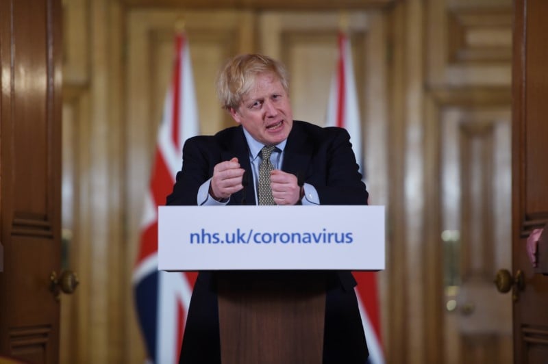 Coronavirus: londres espere inverser la tendance en 12 semaines