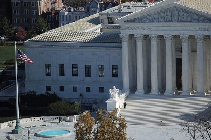 Les democrates prets a un bras de fer pour la cour supreme