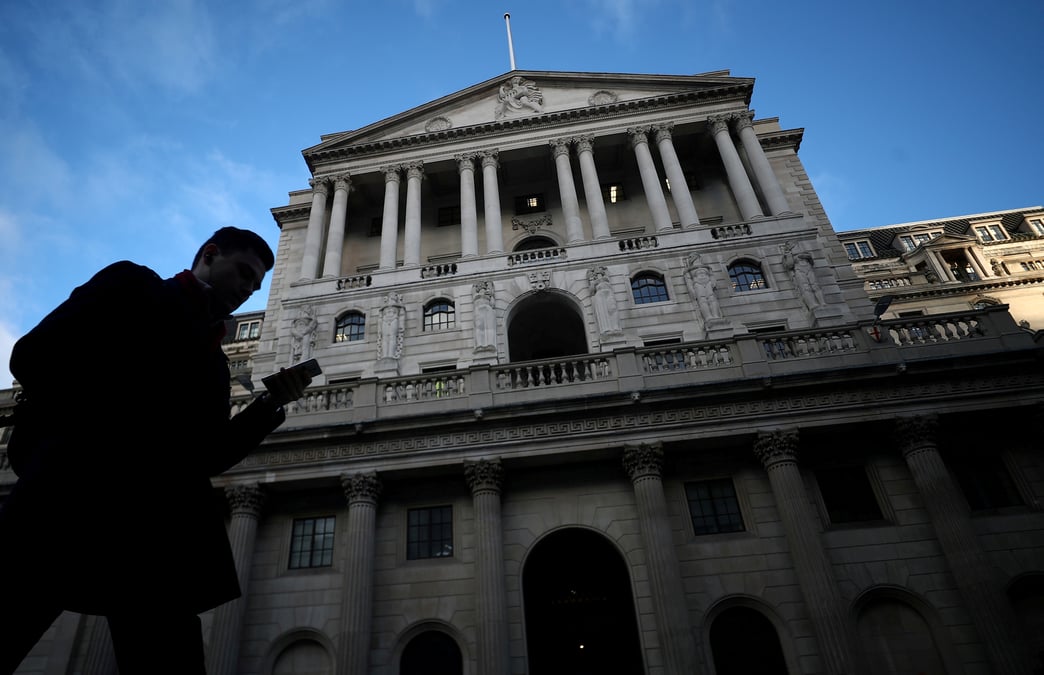 La boe reduit ses previsions de croissance, statu quo sur les taux