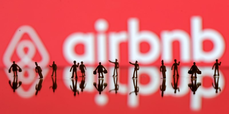 Airbnb propose aujourd'hui "plus de 6 millions de lieux (...) dans près de 100.000 villes et 191 pays", selon le site du groupe.