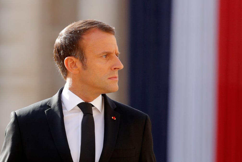 Macron plaide pour un retrait du soudan de la liste noire americaine