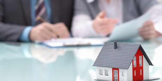 Les courtiers en crédit immobilier dénonce un refus de certaines banques à travailler avec eux.