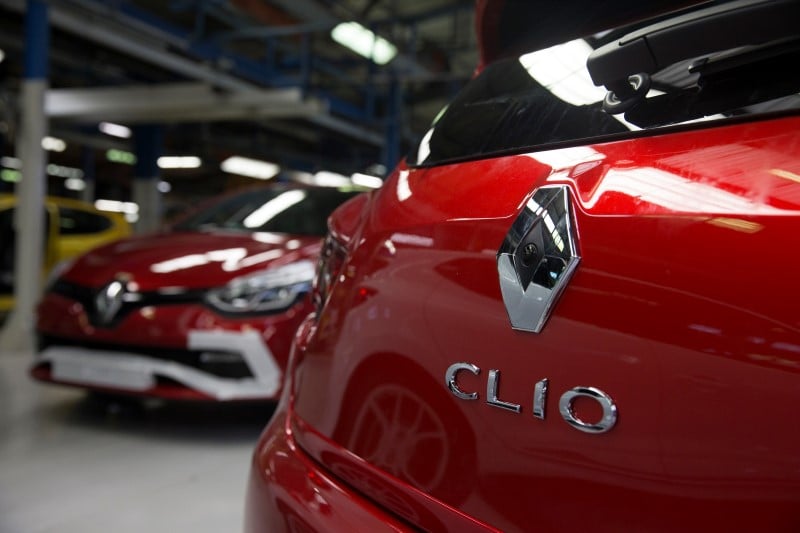 Renault, plus forte hausse du cac40 a la mi-seance