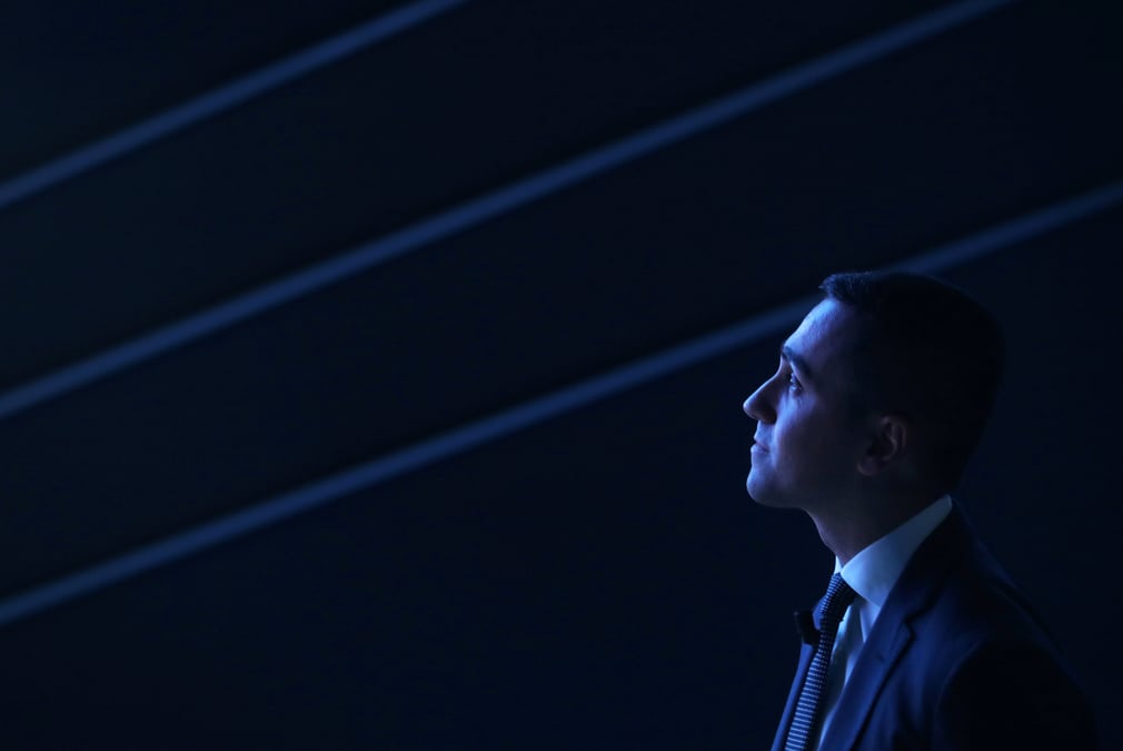 Paris fustige la rencontre entre luigi di maio et des "gilets jaunes"