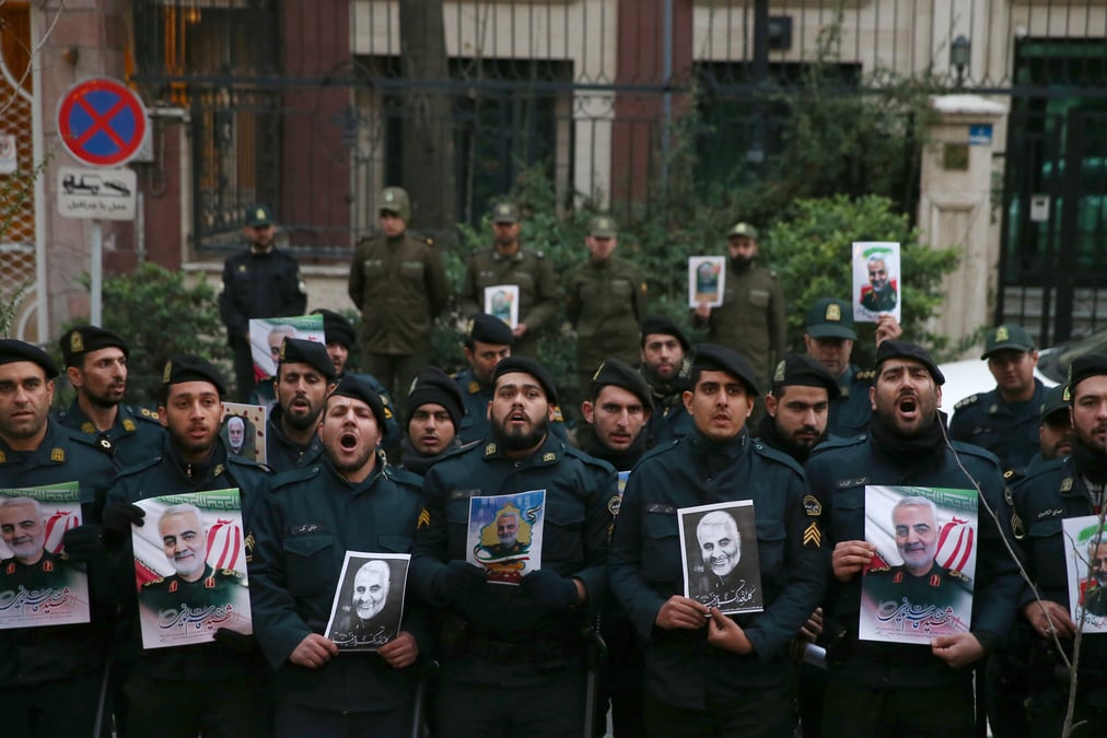 Le general iranien soleimani tue par une frappe americaine, teheran menace