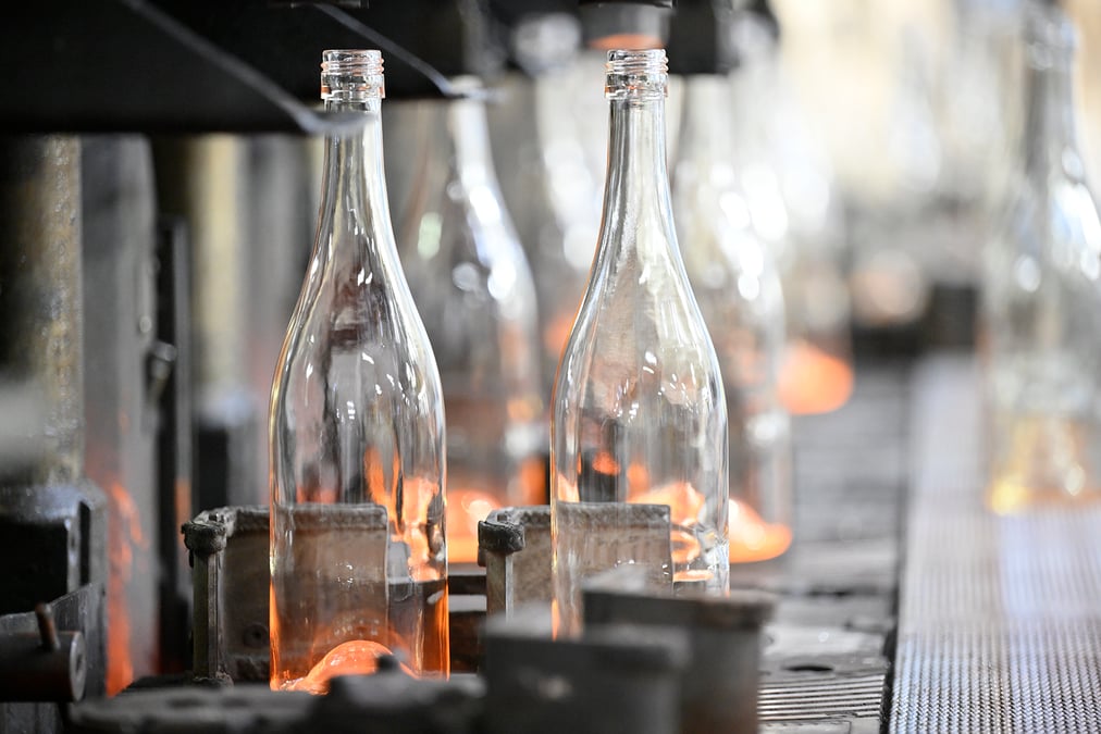 Verallia (ici l’usine de Cognac, est le troisième producteur mondial de l’emballage en verre pour les boissons et les produits alimentaires. (Crédit : Franck Dunouau)
