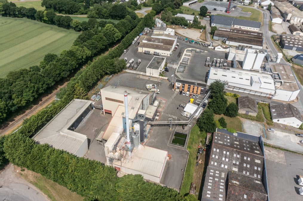 Vue aérienne de l'unité de valorisation énergétique de Pontivy (Morbihan) qui sera la première en France à être équipée d'un dispositif de captage de CO2