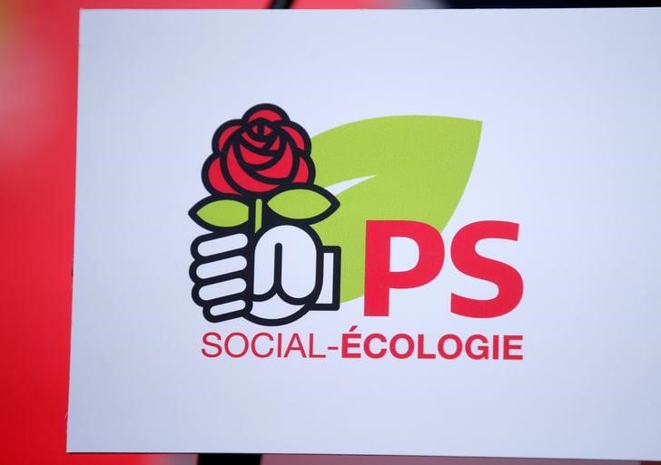 Le ps apporte son soutien a macron, pas un "cheque en blanc"