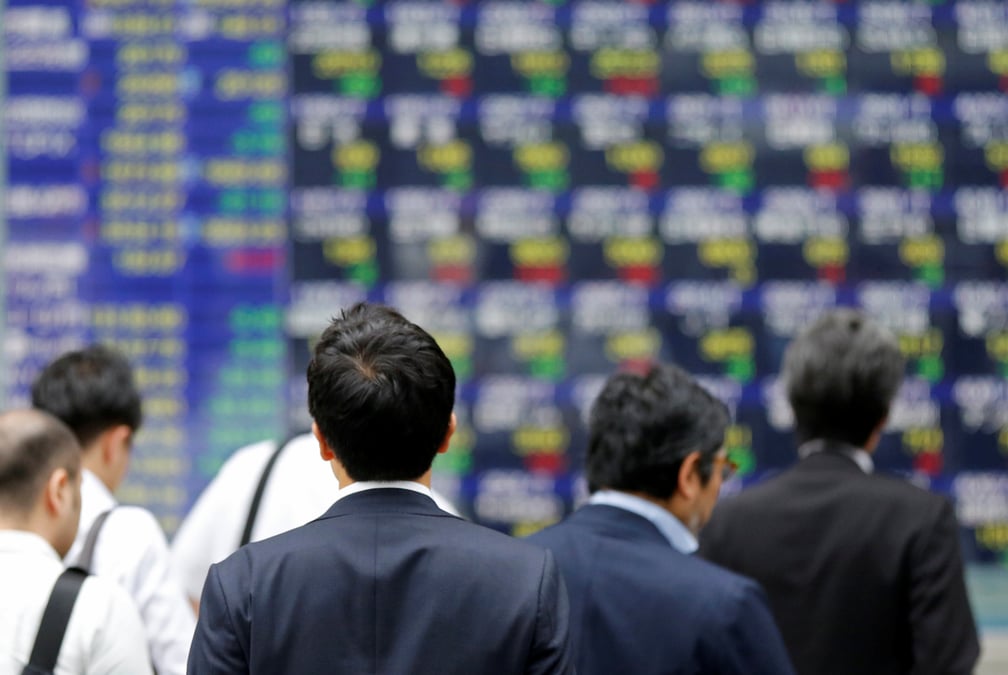 Tokyo termine en hausse