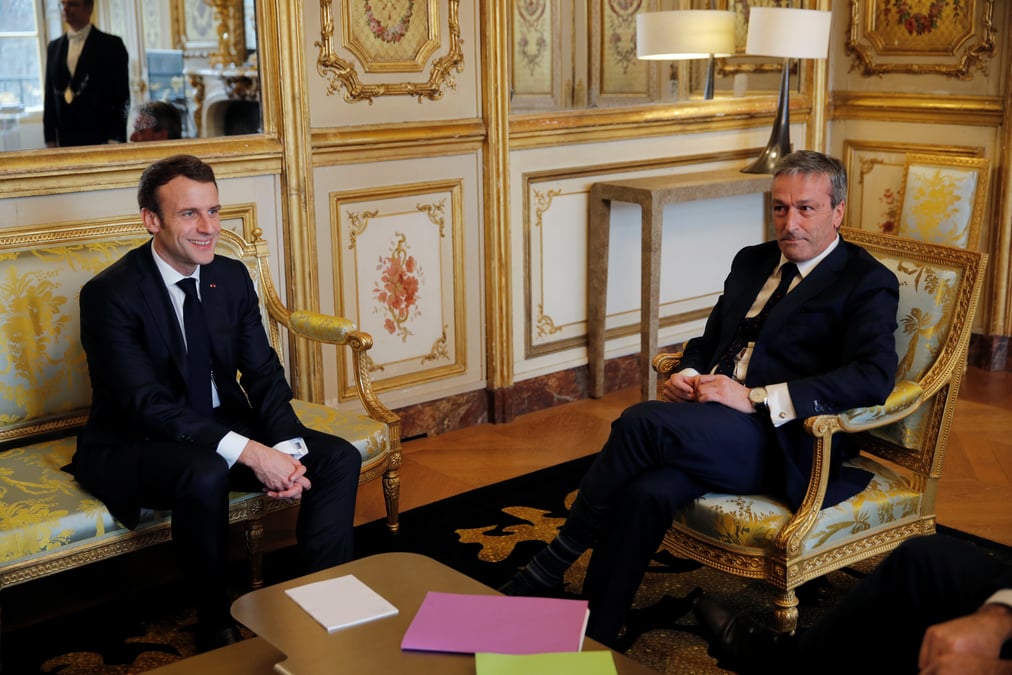 Vigier evoque un prochain referendum apres avoir rencontre macron