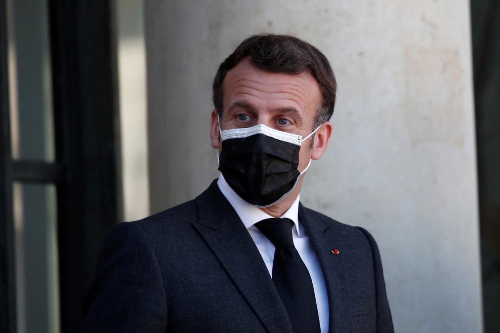 La france subit une "acceleration" de l'epidemie de coronavirus, dit macron