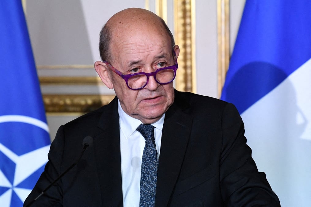 Nucleaire iranien: l'accord de 2015 loin d'etre sauve, annonce le drian