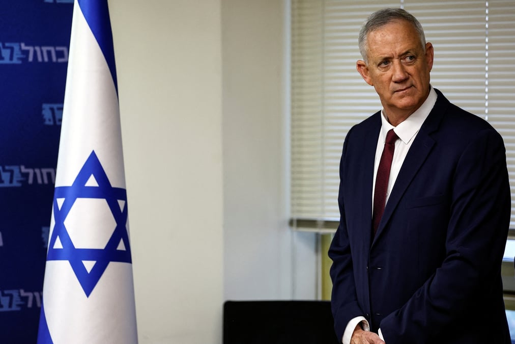 Abbas et gantz se rencontrent a ramallah avant la visite de biden