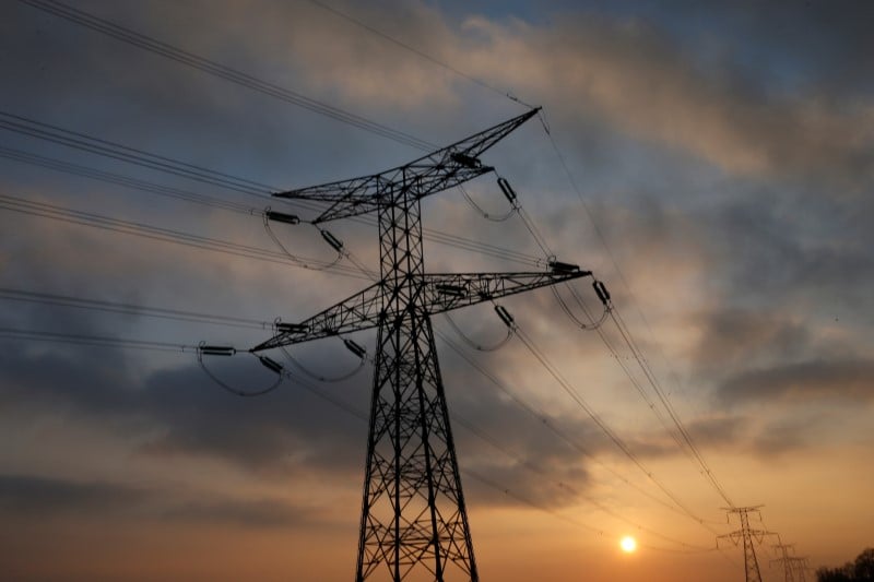 L'equilibre du systeme electrique reste assure