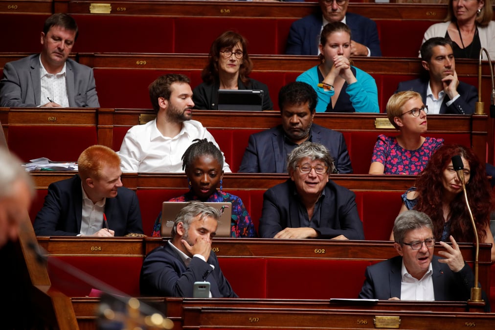 Benalla: l'assemblee durcit les regles d'attribution des badges