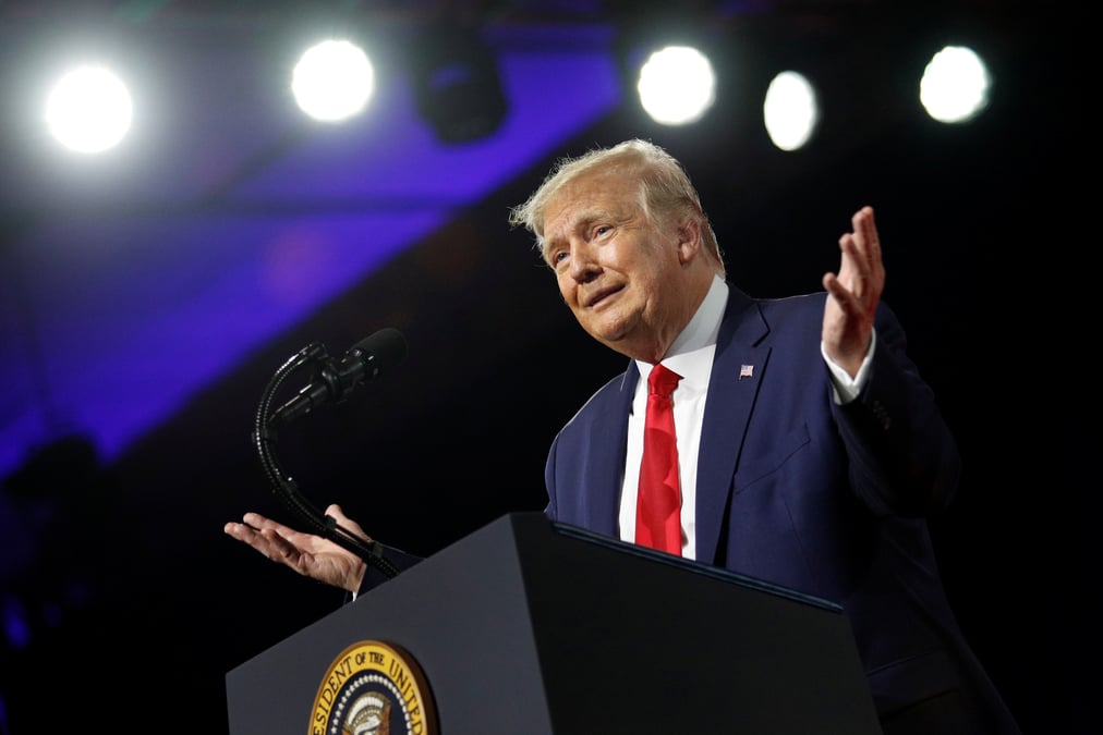 A atlanta, trump cherche a seduire l'electorat noir americain