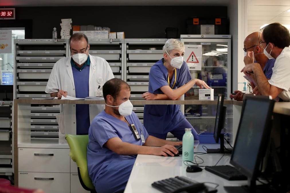 France: les hospitalisations en soins critiques sous 4.600