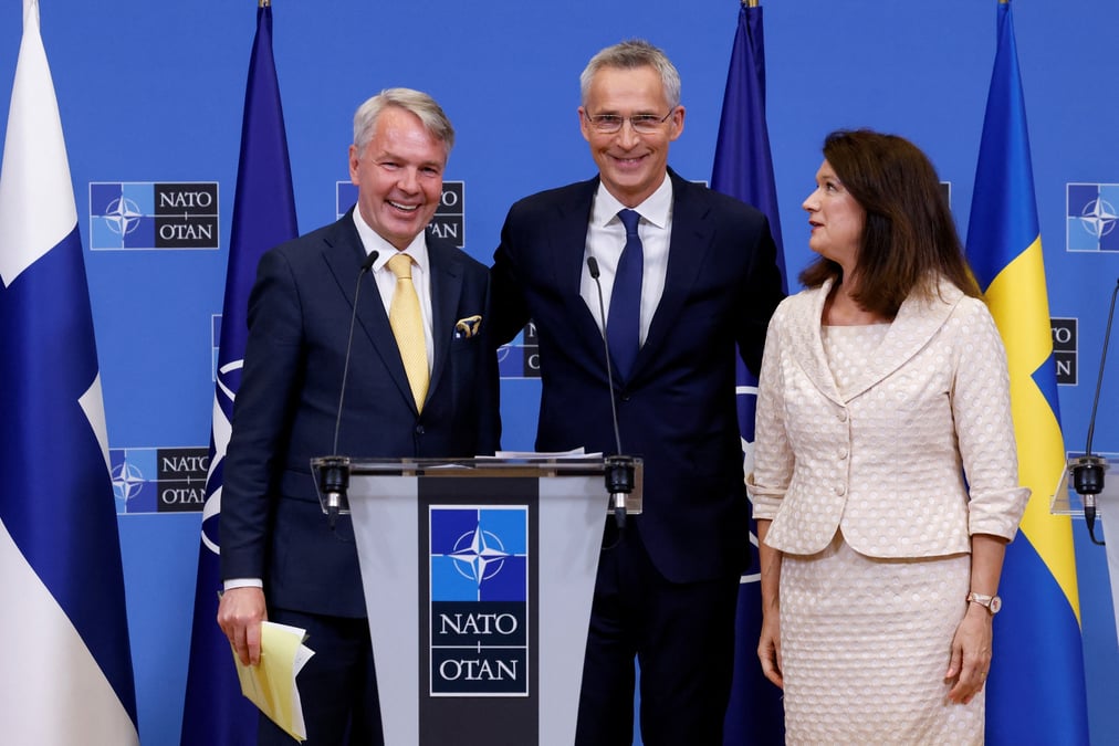 Otan: la finlande et la suede signent le protocole d'accession