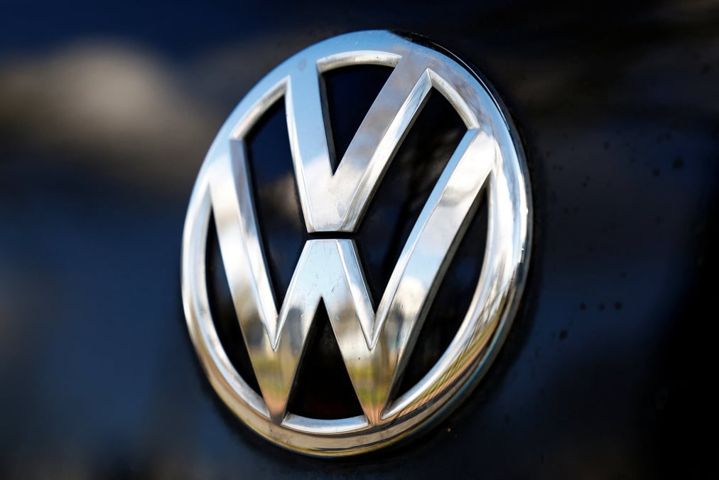 Volkswagen a toutefois réalisé sur l’année un chiffre d'affaires meilleur que prévu, en hausse de +0,7 %, à 324,66 milliards d'euros.
