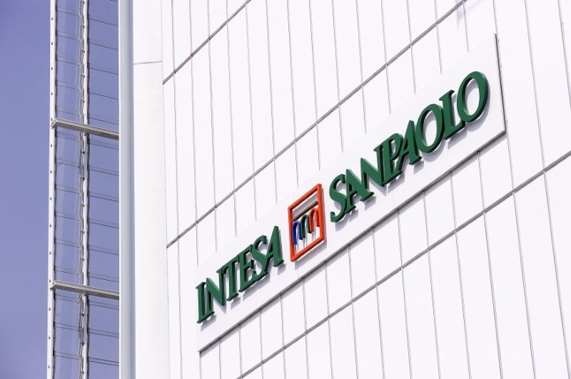 Intesa sanpaolo: deuxieme trimestre meilleur que prevu mais le pnb en recul