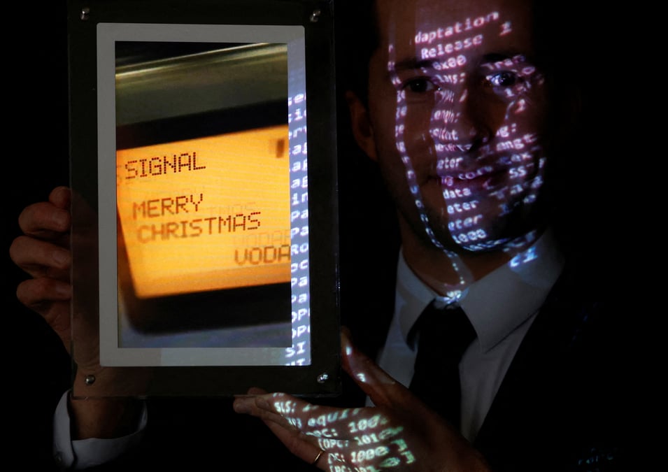 Le premier sms de l'histoire vendu 107.000 euros aux encheres