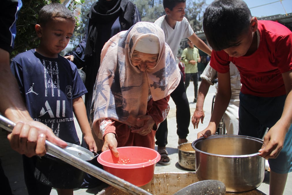 Des palestiniens dans le camp de jabalia, dans le nord de la bande de gaza