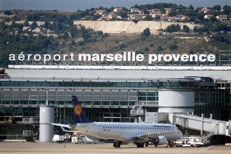Les aéroports français, ici Marseille, veulent être en mesure d'attirer des investisseurs privés pour faire face au mur d'investissements de la décarbonation.