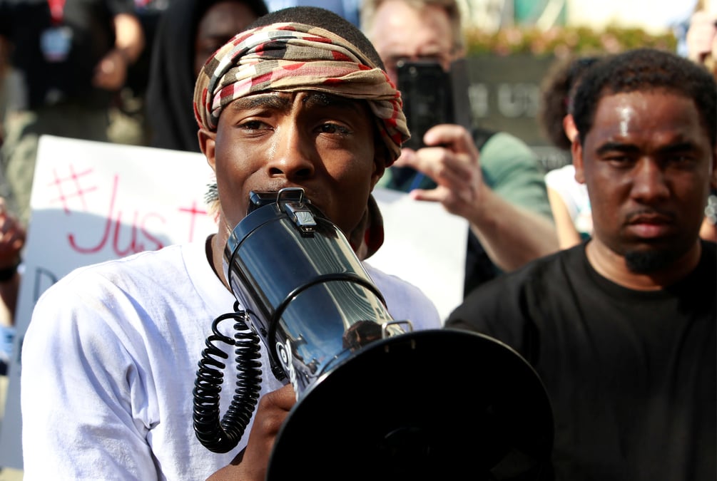 L'autopsie d'un noir tue a sacramento contredit la version policiere