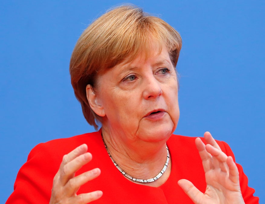 Merkel prone une integration renforcee de la zone euro
