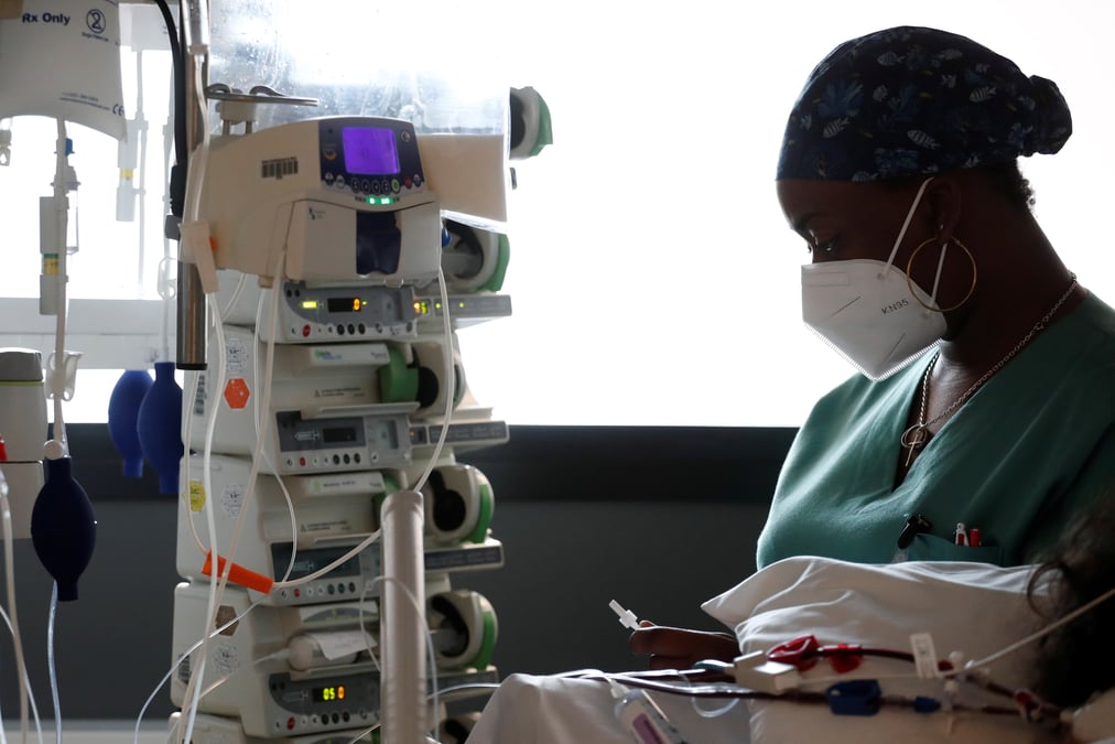 Coronavirus/france: le nombre de patients en reanimation continue de refluer