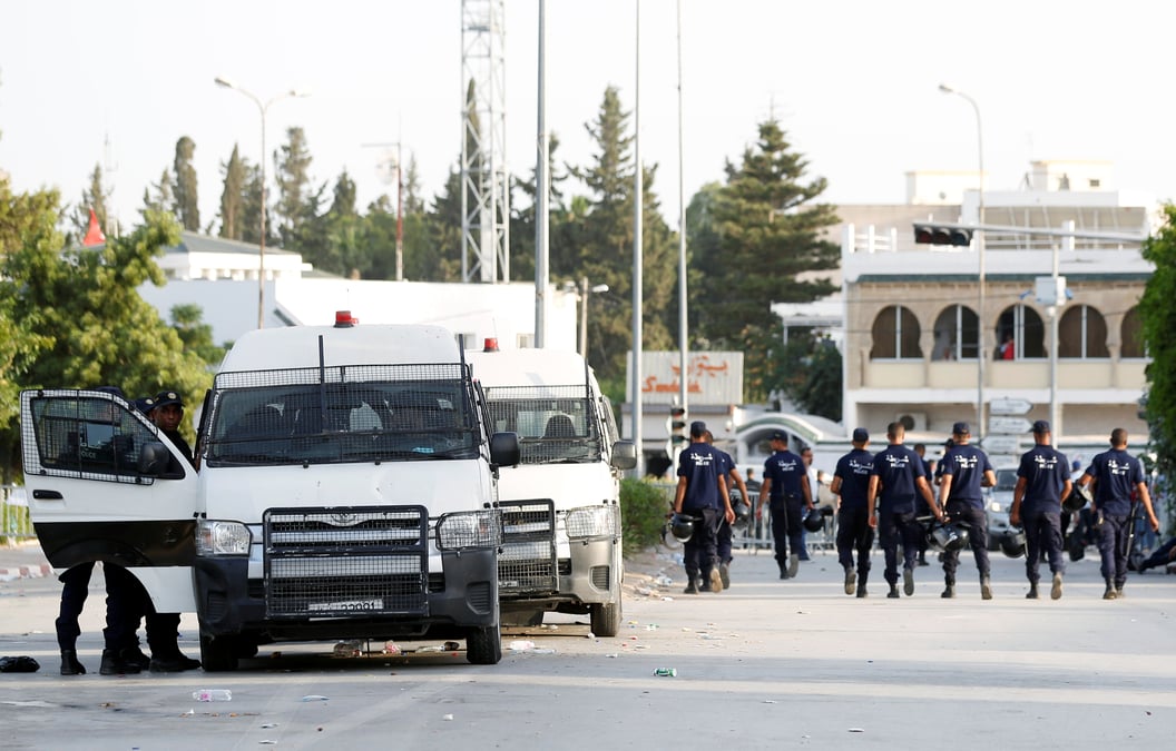 La france appelle au respect de l'etat de droit en tunisie
