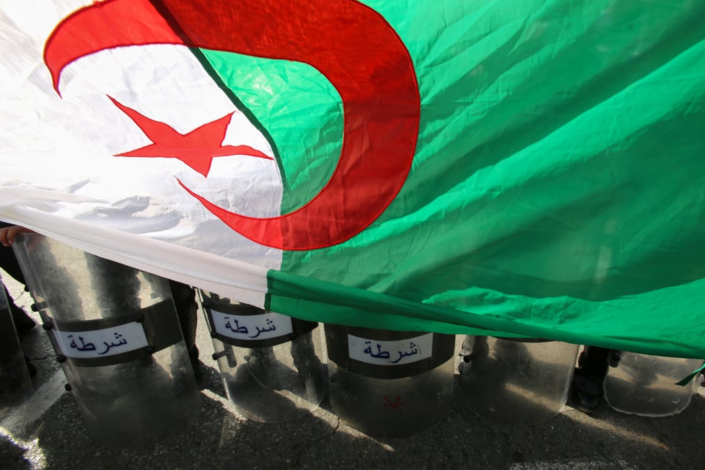 Forte presence policiere dans les rues d'alger pour empecher les manifestations