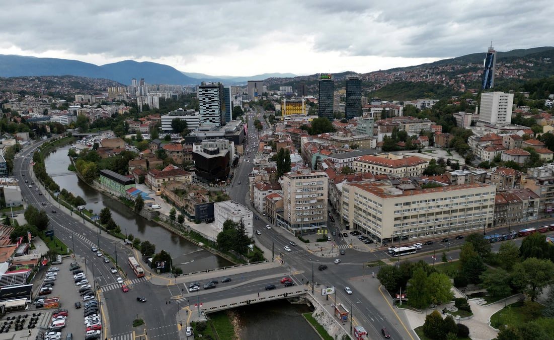 Une vue aerienne de sarajevo